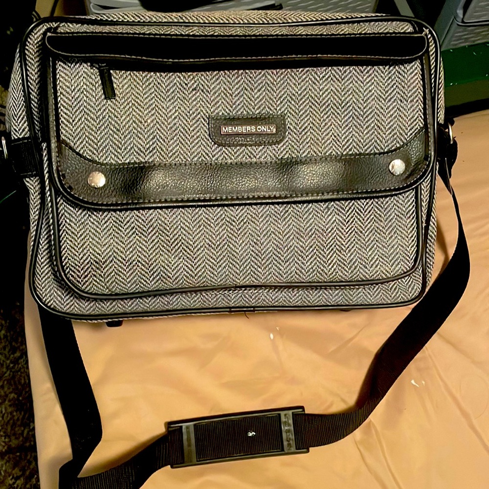 Members only carry on tote bag